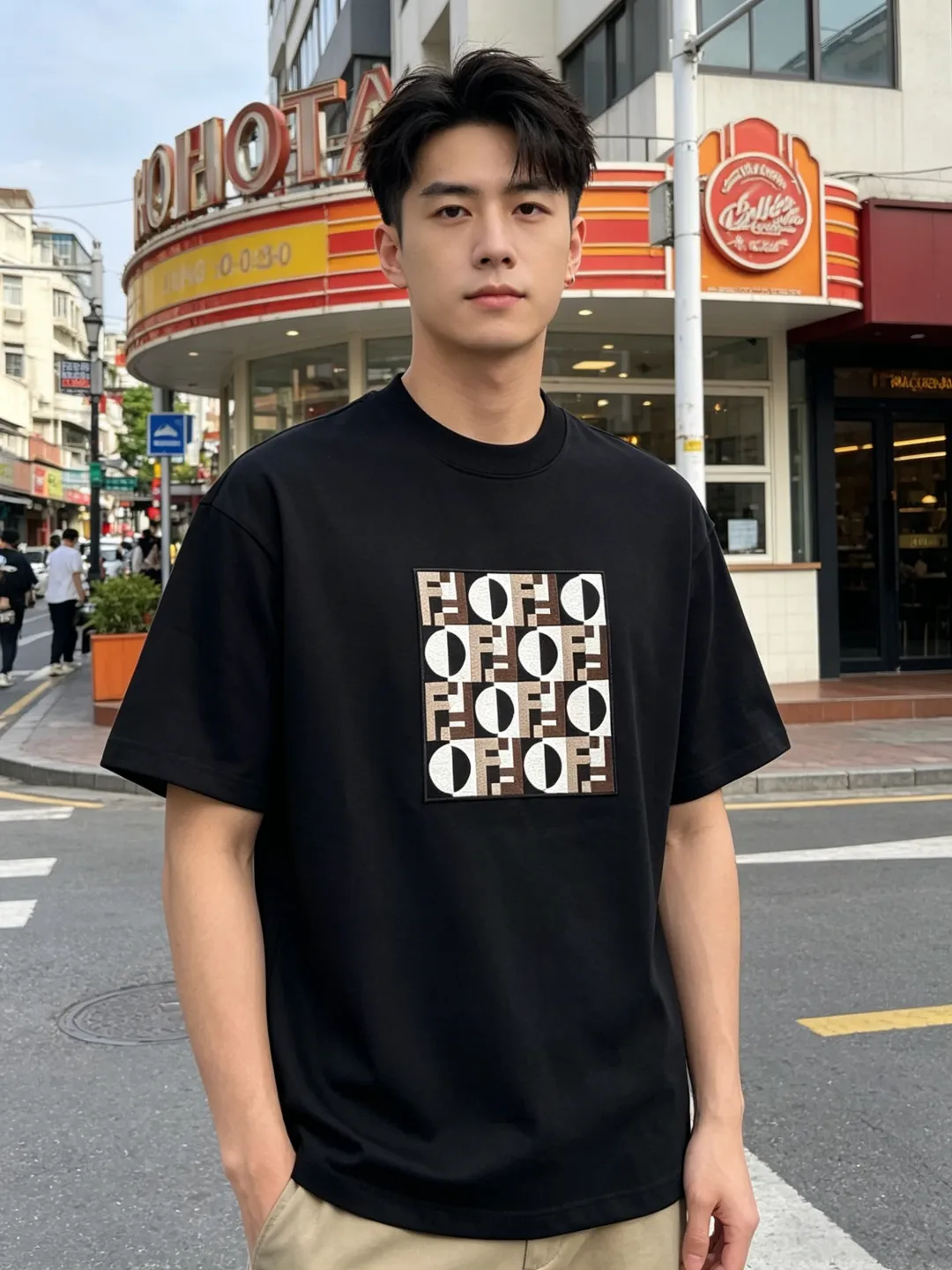 Fendi/ F T